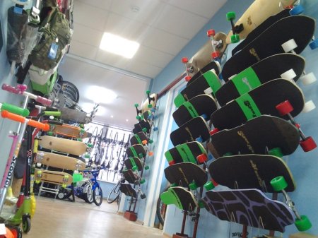  Longboards and Skateboards