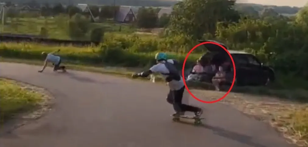 Споттеры на повороте трассы